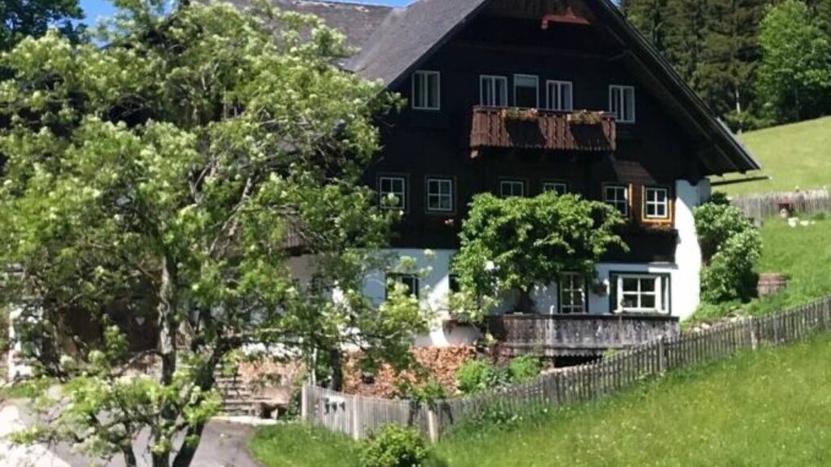 Ramsau am Dachstein Villa | Wonderful villa for 11 guests with WIFI, balcony, pets allowed and parking