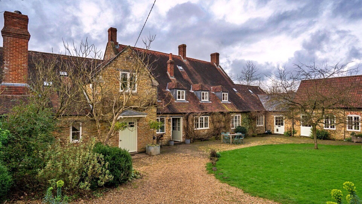 Wincanton House | Wonderful villa for 16 guests with WIFI, terrace and pets allowed