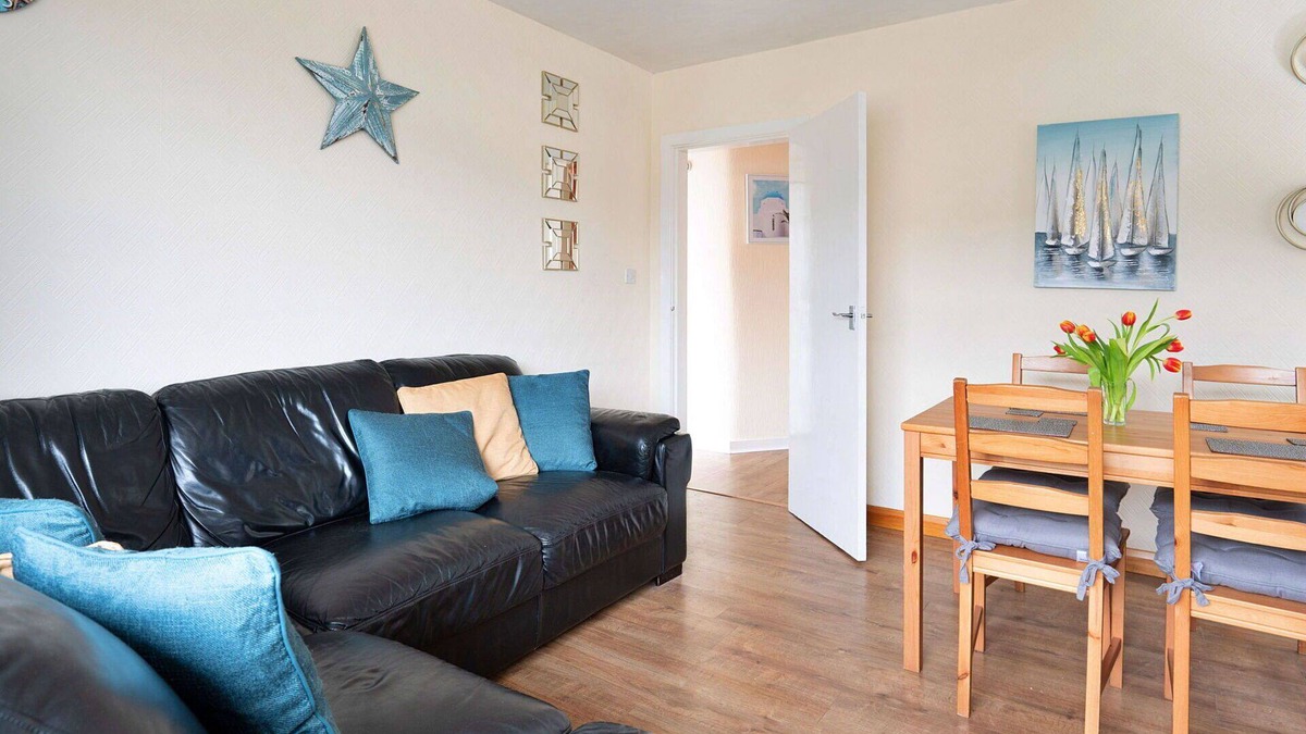 Kinmel Bay House | Wonderful villa for 4 guests with WIFI and pets allowed