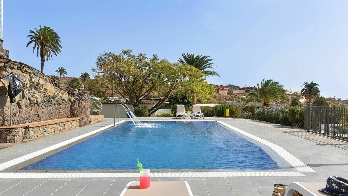 Aguimes Villa | Wonderful villa for 6 people with A/C, WIFI, pool, TV, patio and parking