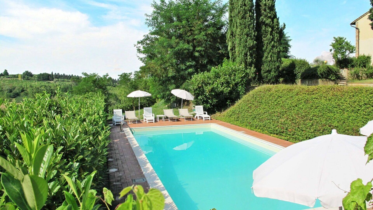 Scandicci House | Wonderful villa for 12 guests with private pool, WIFI, TV, terrace, pets allowed and panoramic .