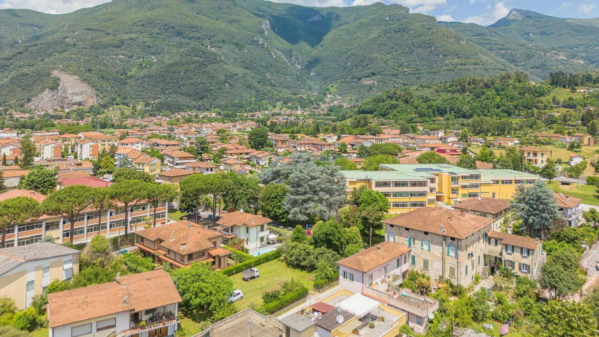 Pedona House | Wonderful villa with private pool, WIFI, TV, terrace and pets allowed, close to Viareggio