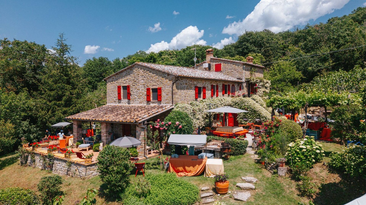 Preggio House | Wonderful villa with swimming pool shelter for body and soul!