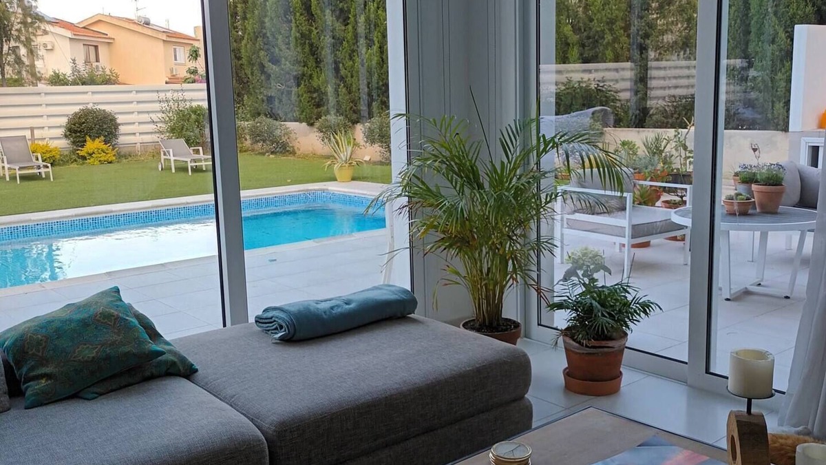 Oroklini Villa | Wonderful Villa with pool - 2 min from the beach!