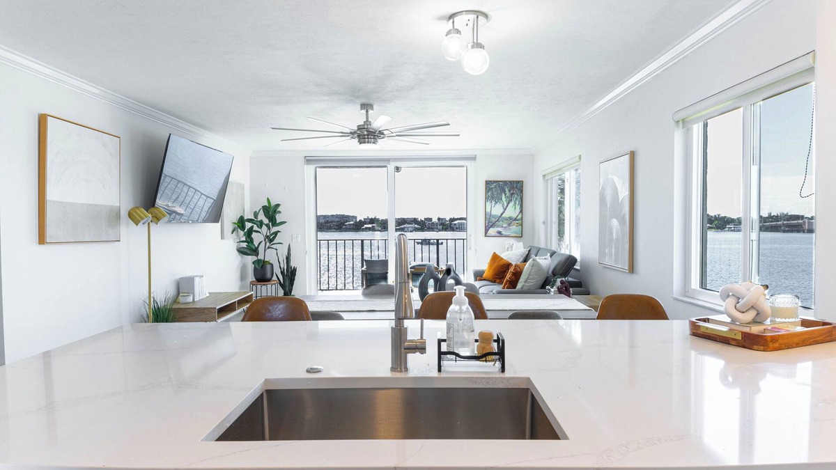 Lantana Condo | Wonderful waterfront tranquilityn