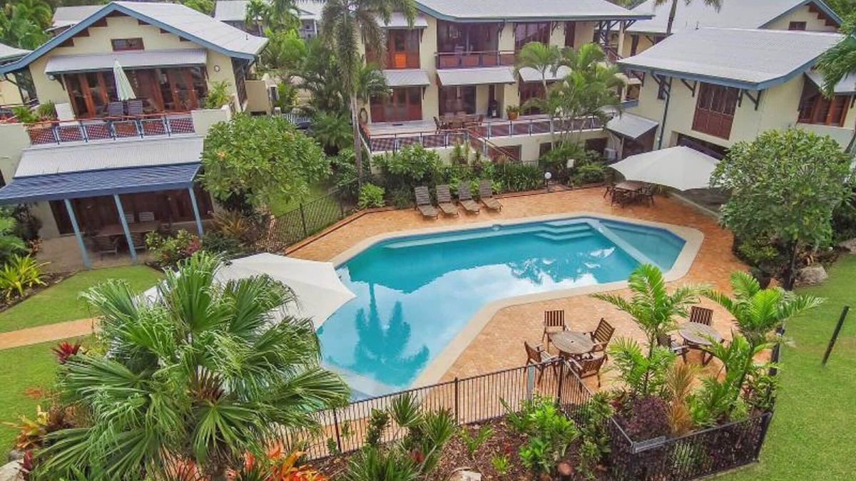 Wongaling Beach Apartment | Wongalinga Absolute Beachfront 3 Bedroom