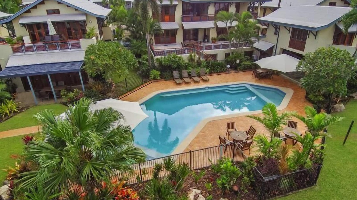 Wongaling Beach Apartment | Wongalinga Absolute Beachfront 2 Bedroom