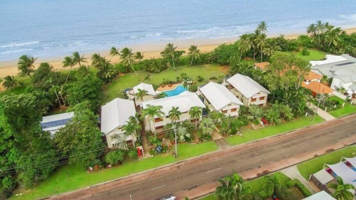 Wongaling Beach Apartment | Wongalinga Absolute Beachfront 2 Bedroom