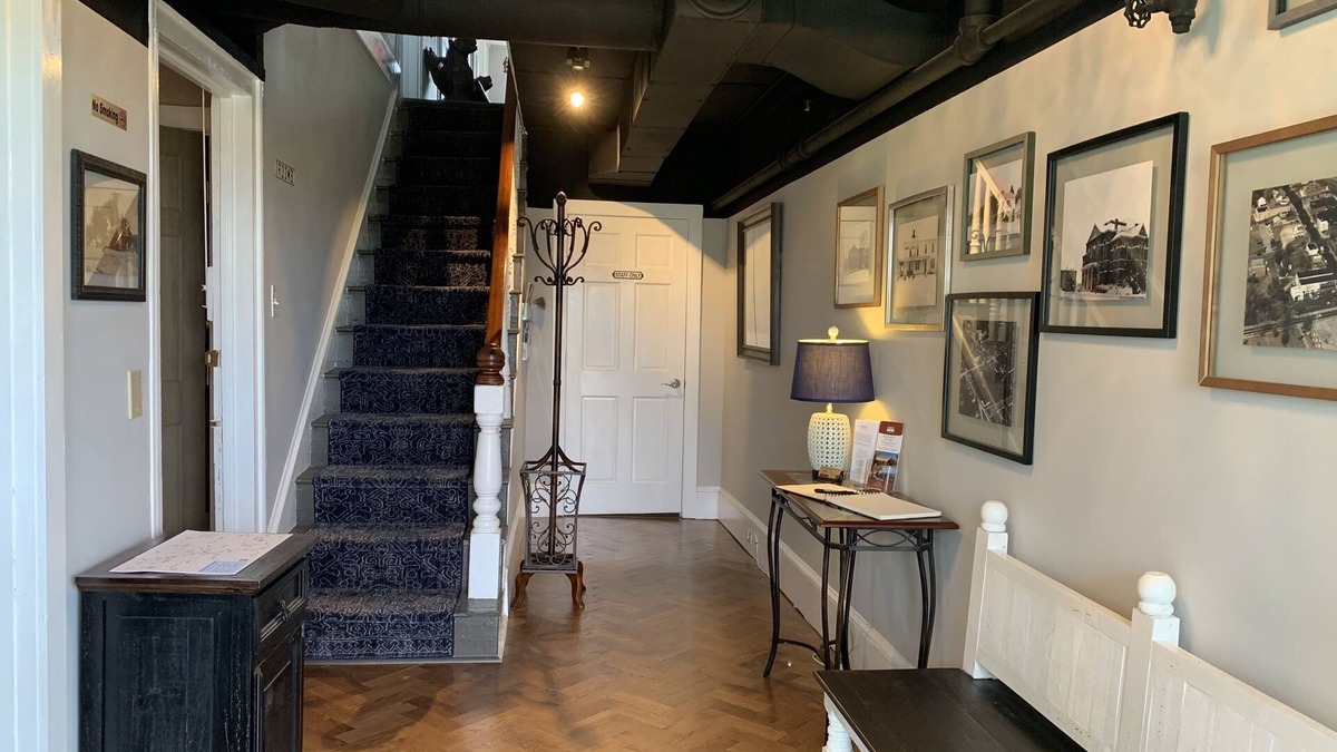 Jasper Hotel | Woodbridge Inn & Tavern