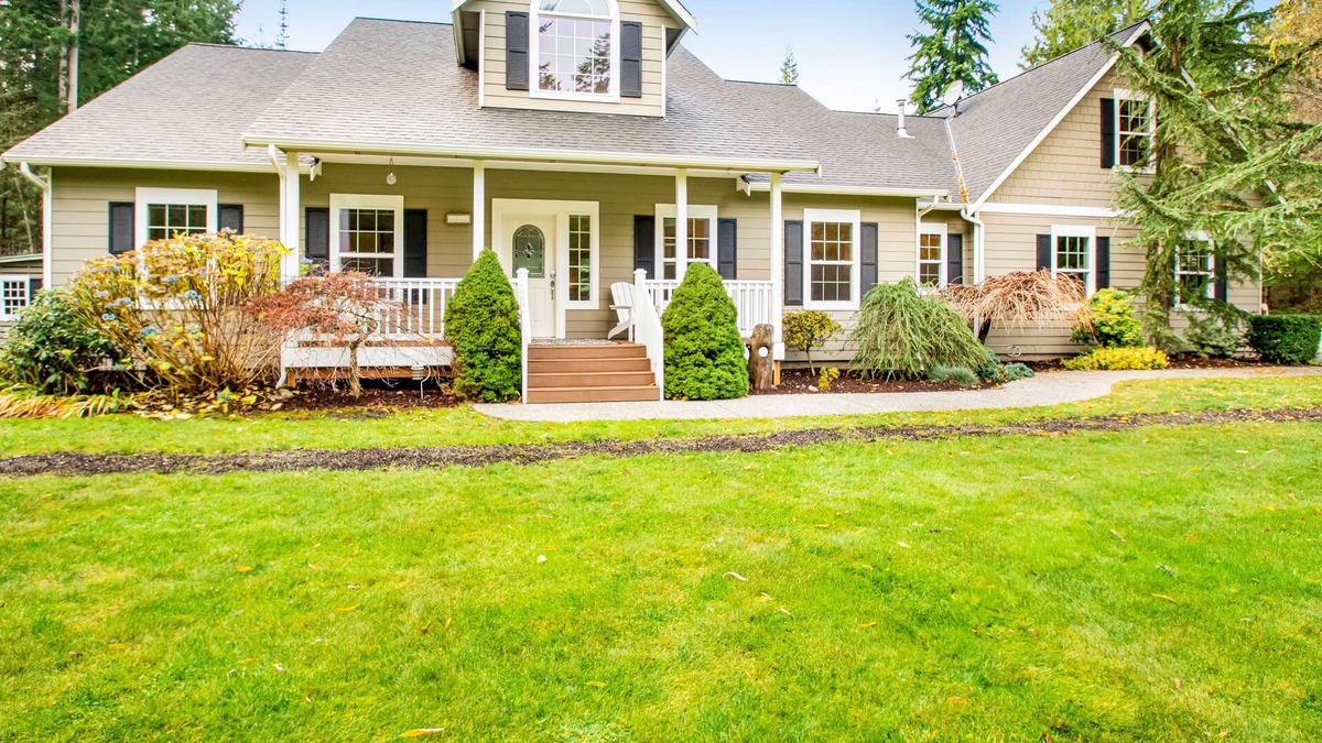 Camano Island House | Wooded home with private hot tub, free wifi, game room & gorgeous grounds