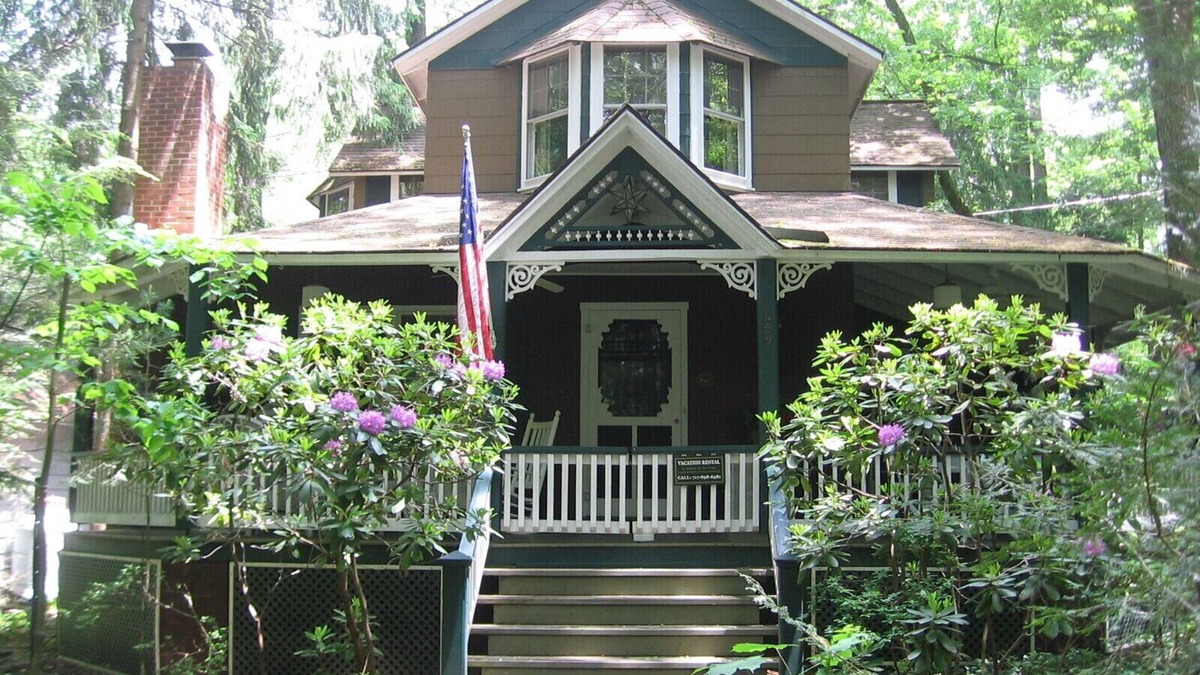 Mount Gretna Heights Cottage | Wooded Wonder on 2nd
