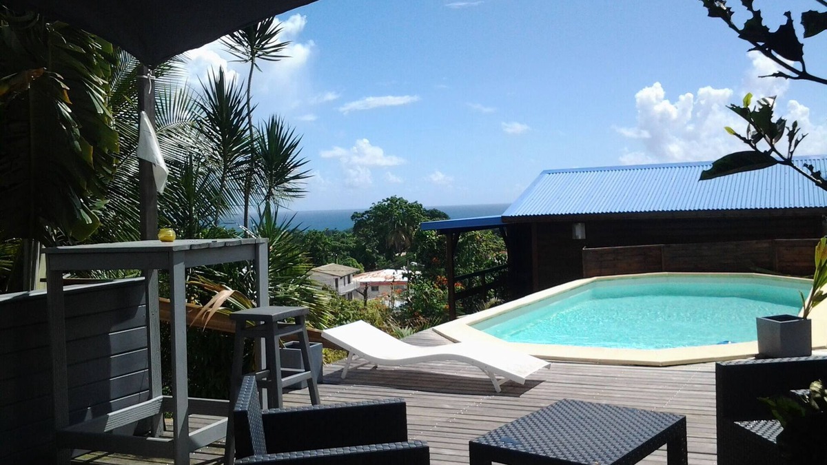Capesterre-Belle-Eau House | wooden bungalow with nice sea view