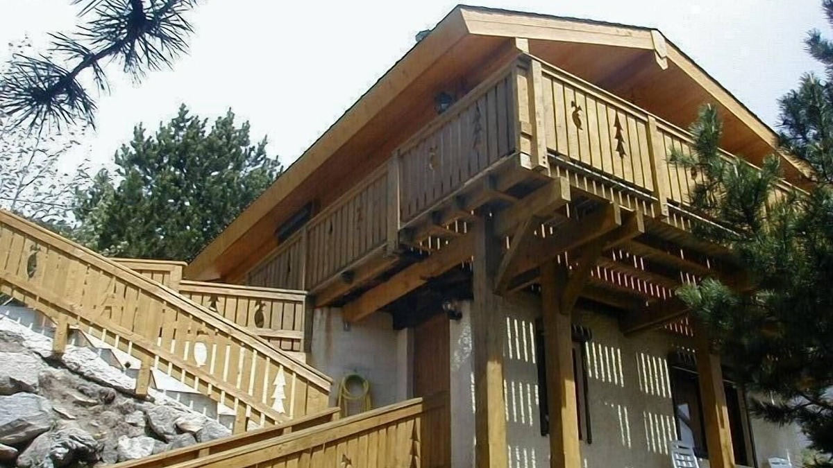 Les Angles Ski Chalet | WOODEN CHALET RENTAL LARGE SHADY LOT www.location-chalet-les-angles.fr