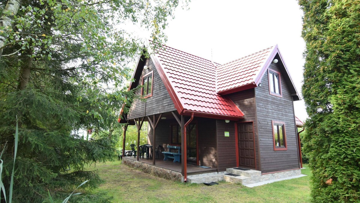 gmina Stezyca House | Wooden House by Lake Radunskie, Poland