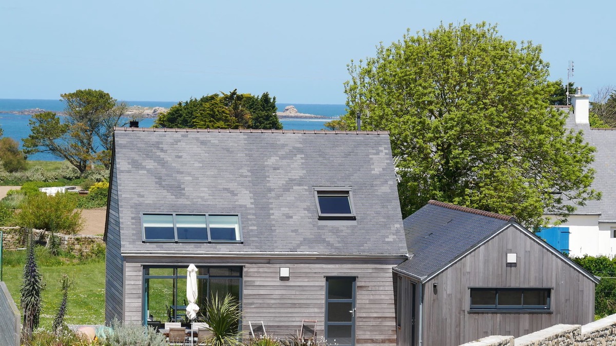 Landeda House | Wooden house, close to beaches and dunes