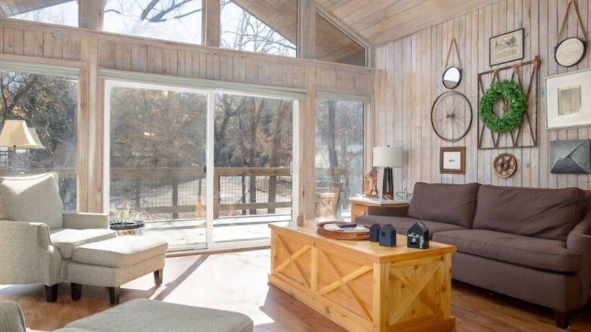 Davis Cabin | Woodland Breeze with Hot Tub