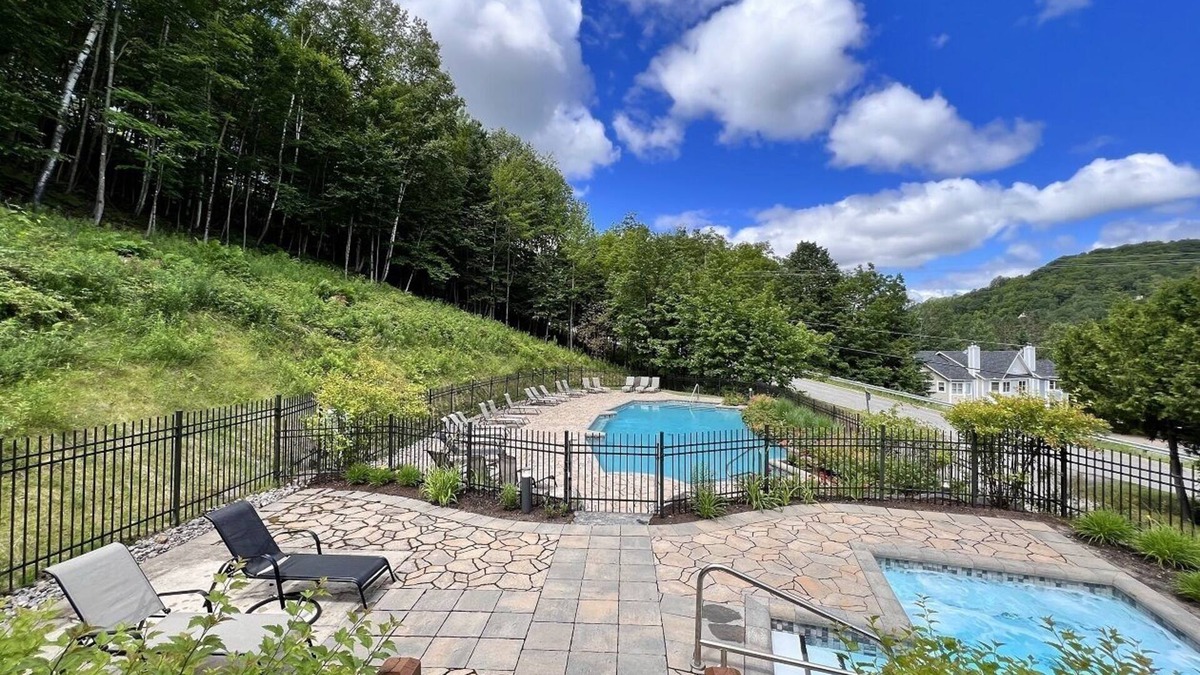 Mont-Tremblant Village Apartment | Woodland Studio 5 minutes from the mountain