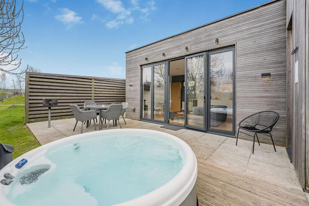 Lewes Ski Chalet | Woodland View Retreat