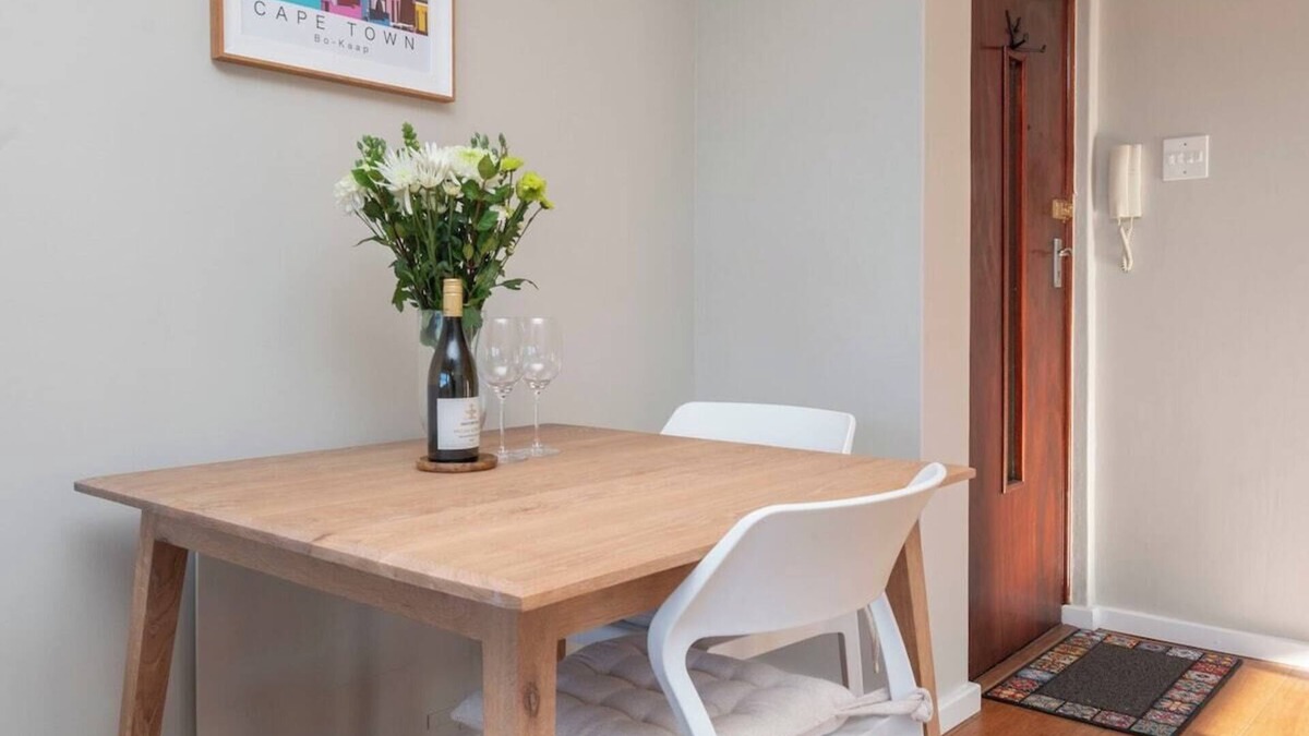 Ottery Apartment | Woodlands House Charming 1BR Apartment