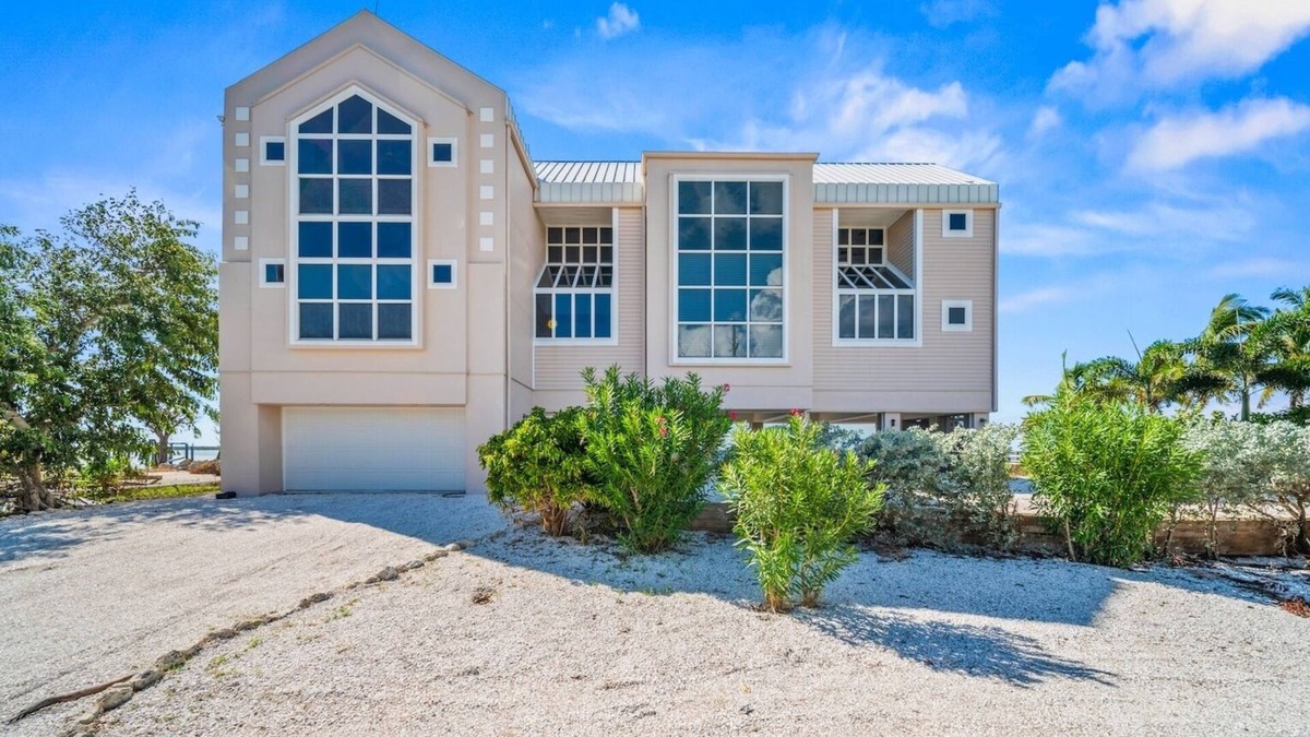 Woodrings House | Woodring Bayhouse: Private Luxury Bayfront Home!