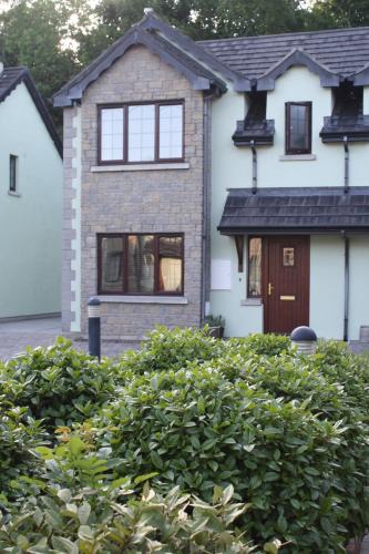Mohill House | Woodside Self Catering Lough Rynn