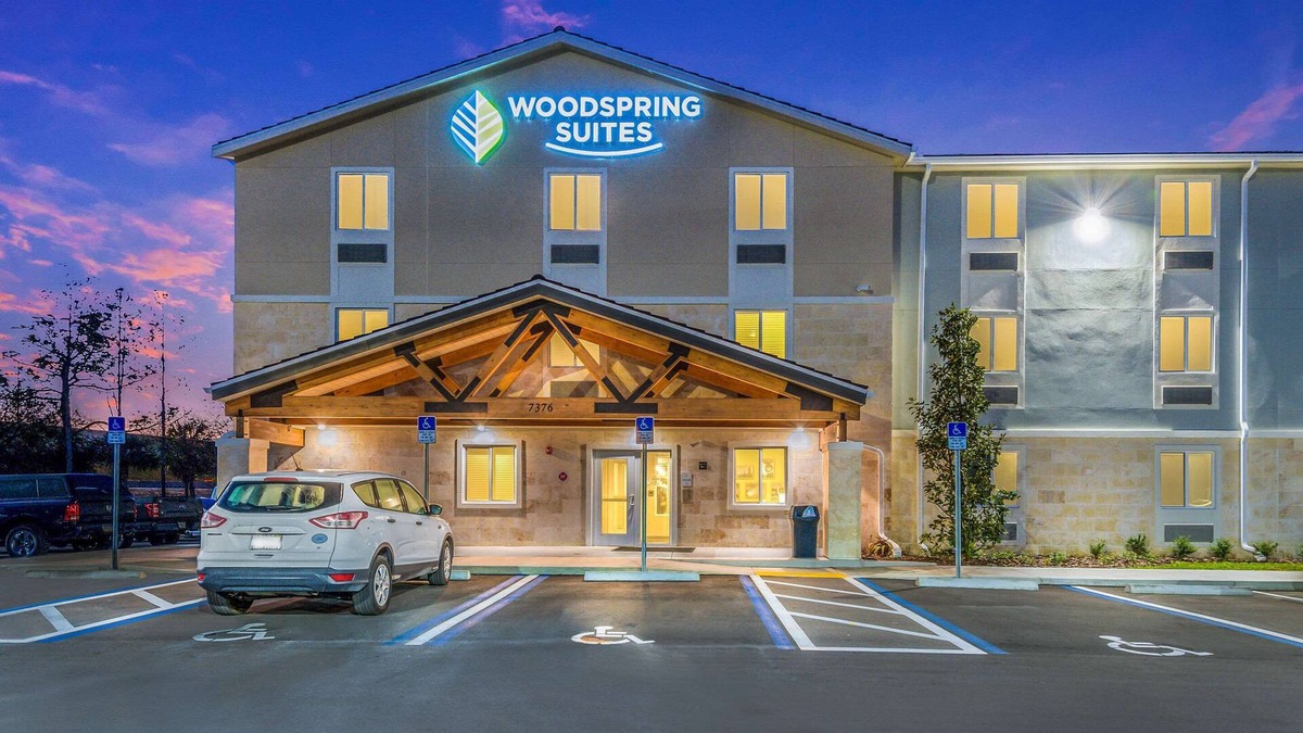 Braden River Hotel | WoodSpring Suites Bradenton