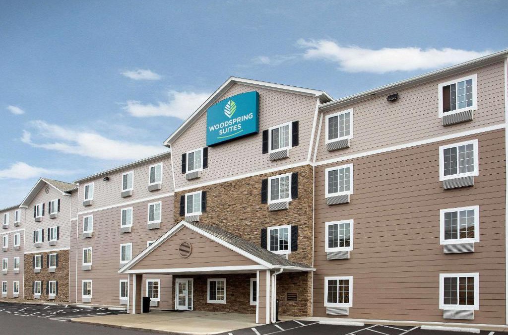 Crosswoods Hotel | WoodSpring Suites Columbus North I-270