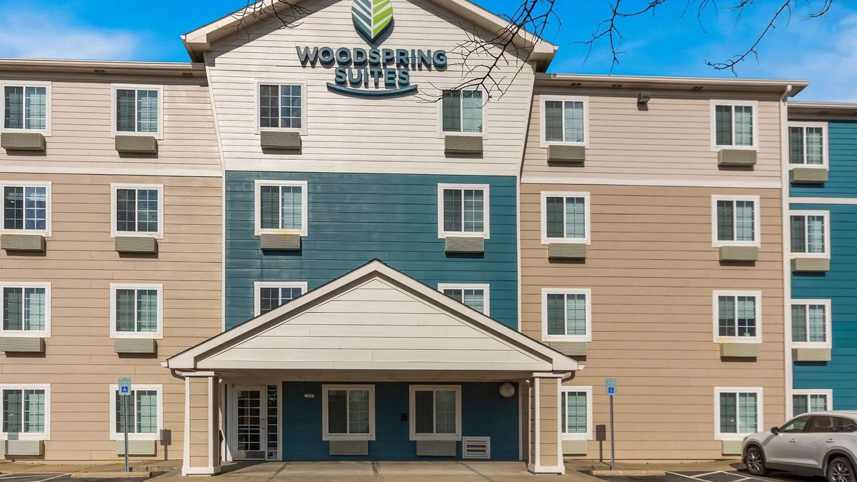 Evansville Hotel | WoodSpring Suites Evansville East