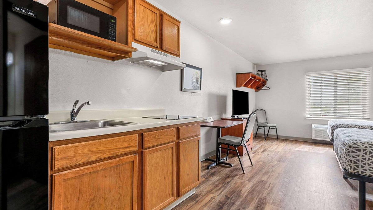 Tulsa Hotel | WoodSpring Suites Tulsa
