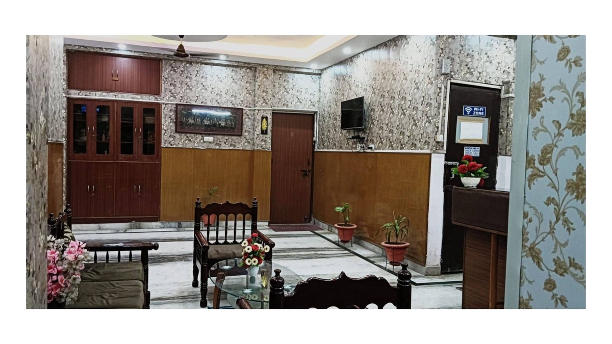 Mahanagar House | WoodStock Homestay By GRB