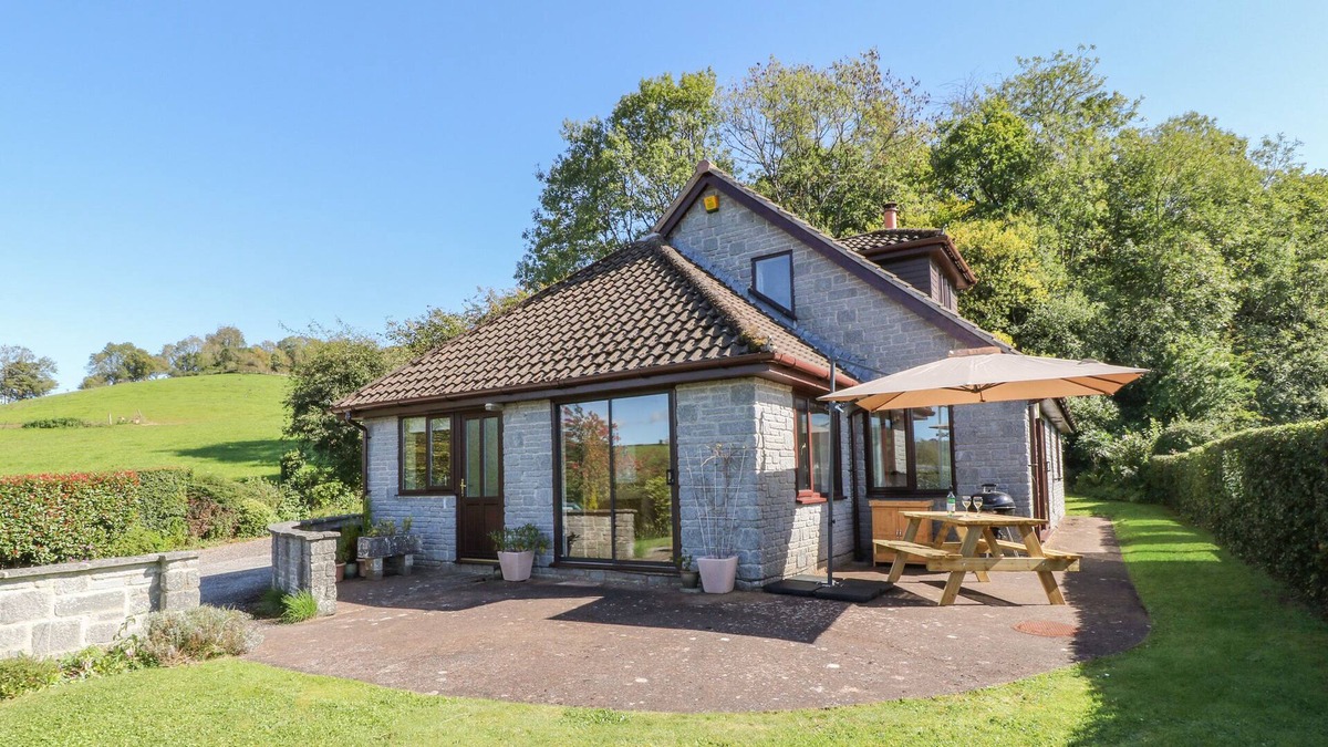 Bampton House | WOODWAYE, family friendly, with open fire in Bampton, Devon