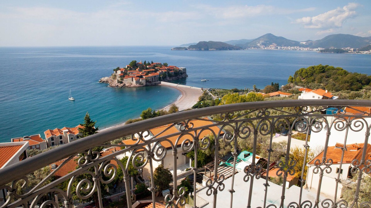Sveti Stefan Hotel | Wool Edelweiss yellow