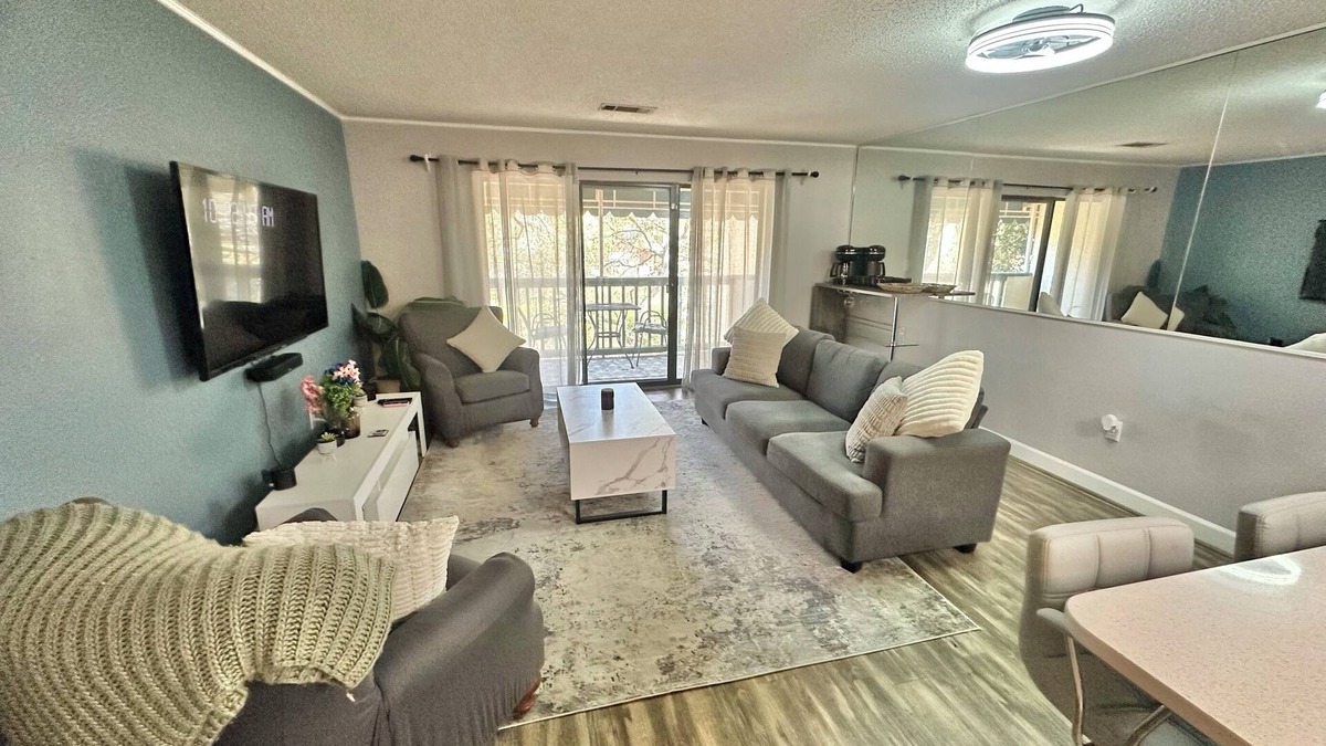 Niceville Condo | Work & Family Travel Friendly-Pool, Marina, Golf with Fee
