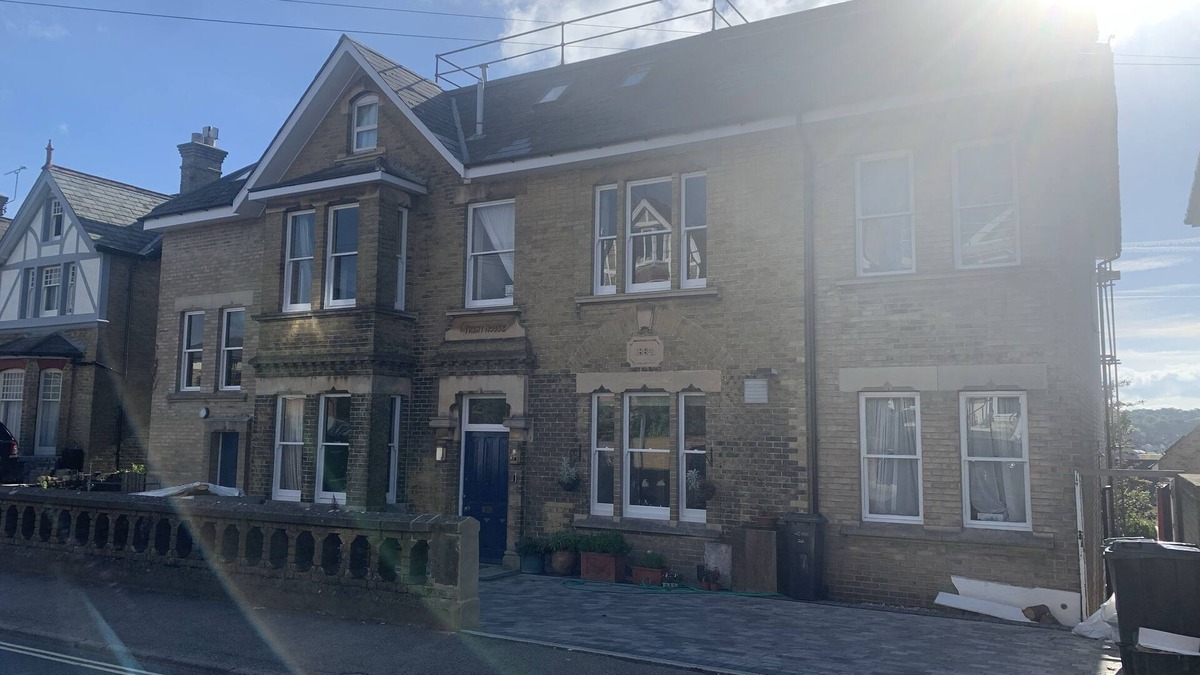 Cowes Apartment | Work/holiday or crew home in West Cowes
