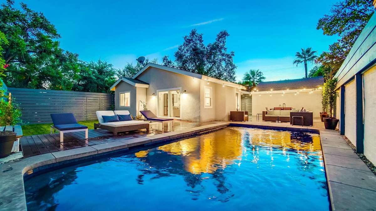 North Central House | Work, Play, Stay At Home. Family Pool Home to Self Isolate.