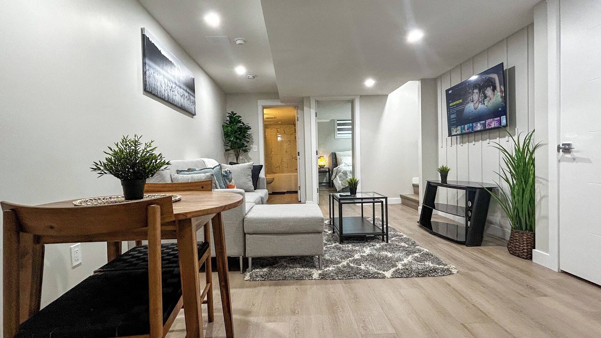 Calgary Apartment | Work, Rest & Exercise | Calgary suite | Near Airport & Banff Route