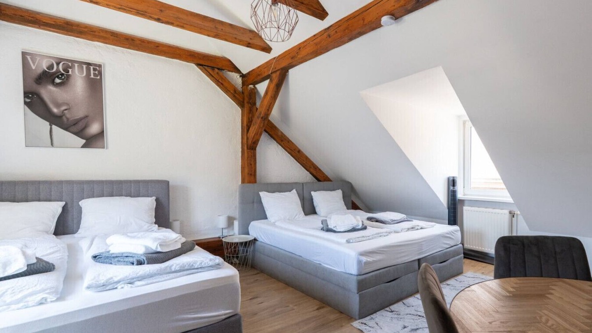 Leoben Apartment | Work & Stay | 5 Guests | Fast WiFi | Near Station