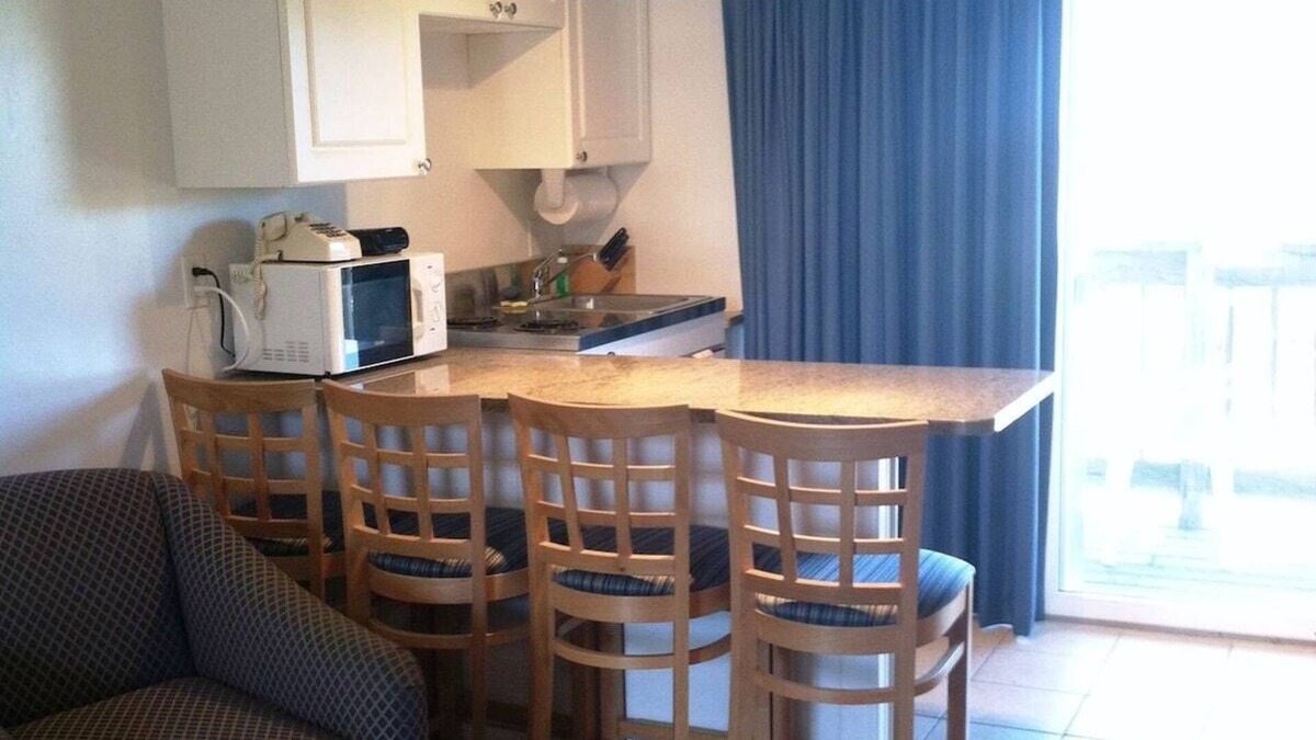 Falmouth Heights Apartment | WORLD CUP from CAPE COD! Superb condo with AC in charming Falmouth