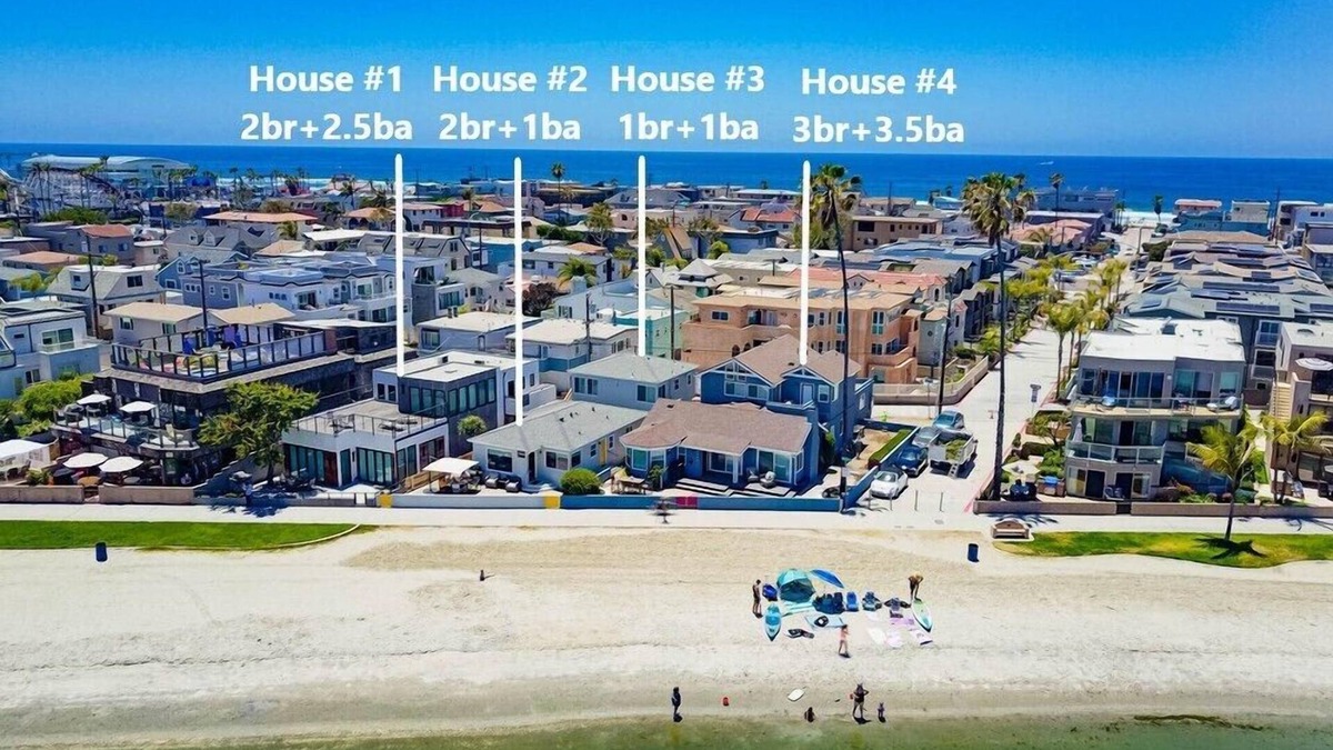 Mission Beach House | WOW 130' of Water Front * 4 Houses * 10 Parking * AC