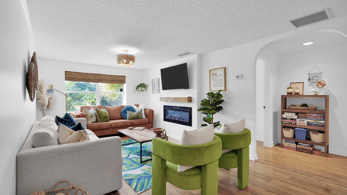 Jacksonville Beach House | WOW 4 blocks to beach w/Unique POOL! 3min walk to local coffee/shops/playground