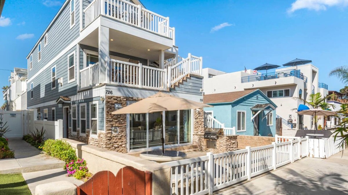 South Mission Beach House | WOW…6BR ! S. Mission Beach AC 4 Houses to beach Pet friendly