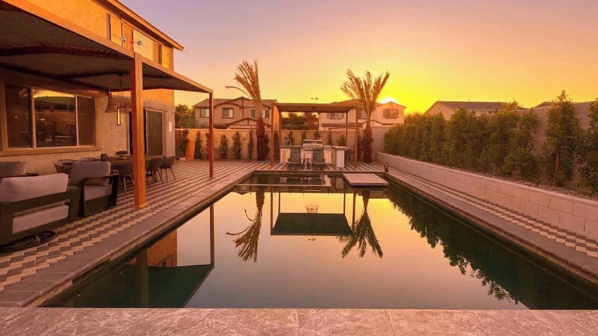 Coachella House | WOW! 7 bedrooms! 10 beds! Villa Secreta