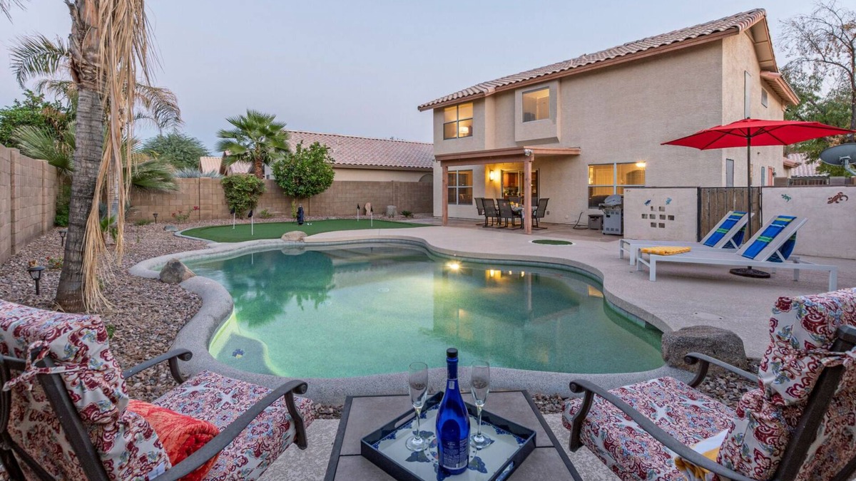 Gilbert House | WOW! Hikers/Bikers/Golfers PARADISE, Pvt Htd POOL, Putt Green, Tesla Charger