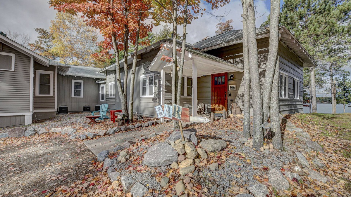 Eagle River Cabin | WOW Huge Catfish Lake Home 13br 5ba, Sleeps 26, Eag River Chain/weddings/events