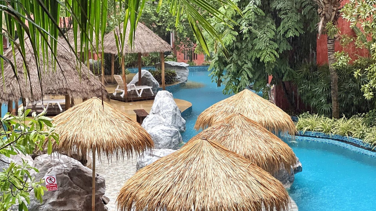 Na Kluea Apartment | Wow! Pool View Condo, 500 meters from Beach, Big Swimming Pool, FREE-SAUNA, GYM