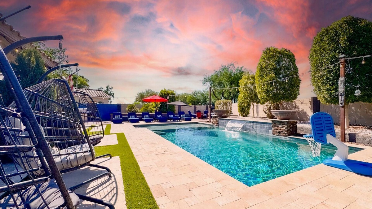Villages At Queen Creek House | WOW! Queen Creek Heated Pool Home Sleeps 10. 3 King Rooms.