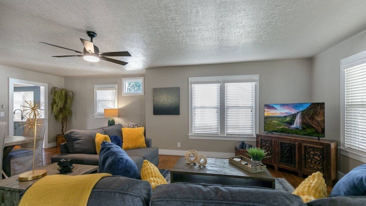 Downtown House | WOW! Updated Downtown Bentonville Charmer w/HOT TUB, Secure Bike Storage