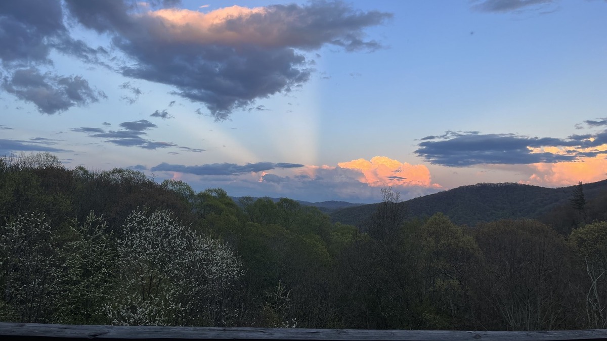 Seven Devils Condo | Wow Views! Right in the middle of everything! Otter Falls & Hawks Nest next door