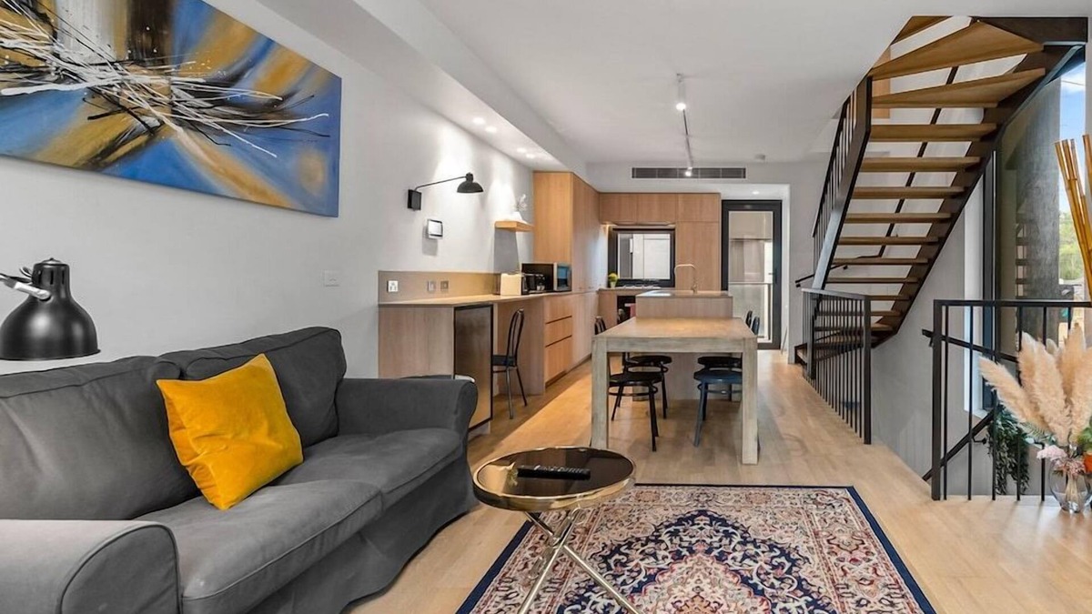 Toorak House | WOWSOY004 - U1 / 225 William Road SYarra · New Modern Designed 3B2BHouse+Parking