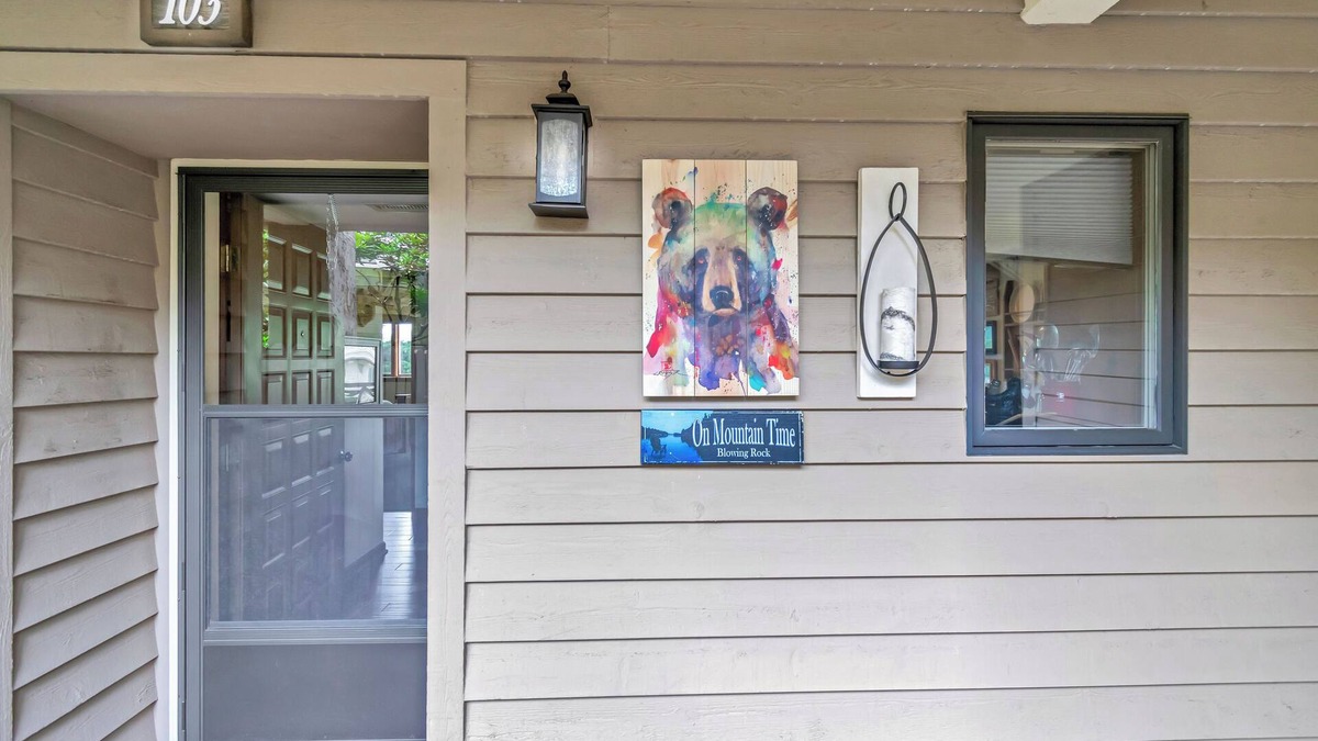 Blowing Rock Condo | Wren 103 | Fireplace, Restaurant, Pool, Spa